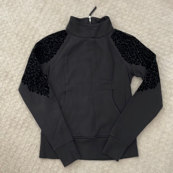 EUC Lululemon sweatshirt - Picture 1 of 5